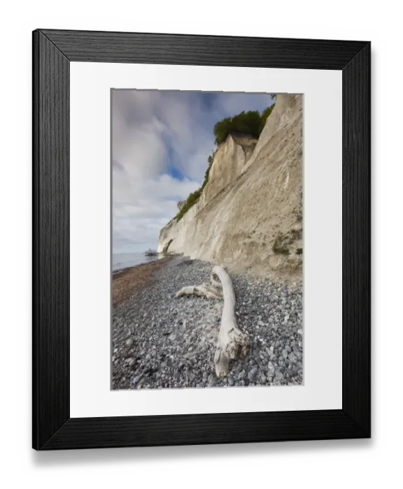 Framed Print : Denmark, Mon, Mons Klimt, 130 meter-high chalk cliffs from the shore