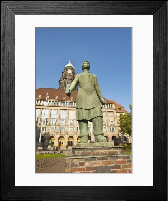 Framed Print : Trummerfrauen statue at the New Town Hall in Dresden, Germany Framed Print : Trummerfrauen statue at the New Town Hall in Dresden, Germany
