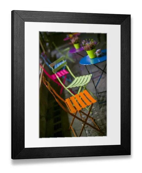 Framed Print : Germany, Berlin, Charlottenburg, Savigny Platz, cafe tables Framed Print : Germany, Berlin, Charlottenburg, Savigny Platz, cafe tables