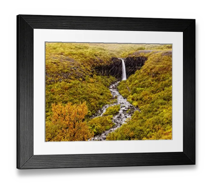 Framed Print : Svartifoss (Black Fall), a 20m waterfall surrounded by hanging hexagonal basalt columns