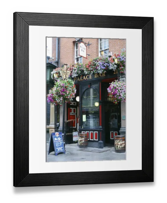 Framed Print : Palace Bar in Dublins most visited neighborhood, Temple Bar, Dublin, Ireland