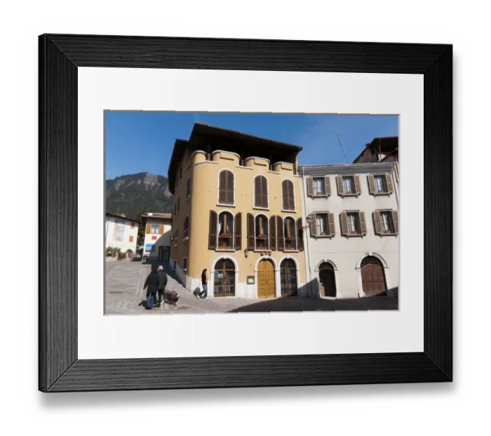 Framed Print : Tignale, Lago di Garda, Lombardia, Italy