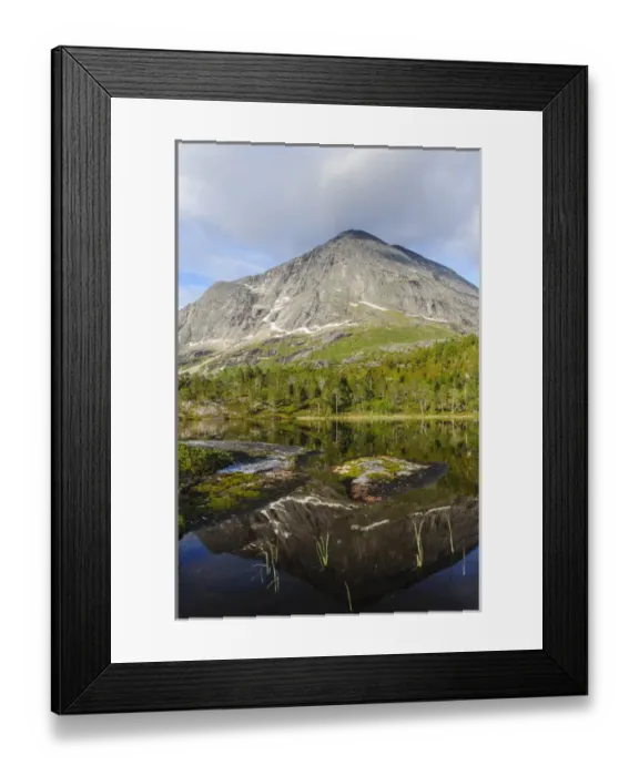Framed Print : Norway, Nordland. Mountain scenery. Evening light at Gurtejavre lake Framed Print : Norway, Nordland. Mountain scenery. Evening light at Gurtejavre lake