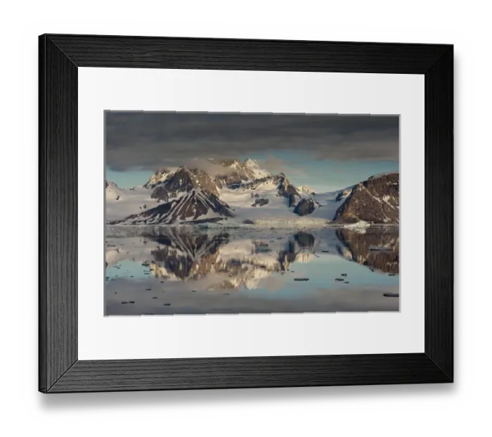 Framed Print : Icebergs and mountains, Hornsund Fiord, on the western side of the southernmost Framed Print : Icebergs and mountains, Hornsund Fiord, on the western side of the southernmost