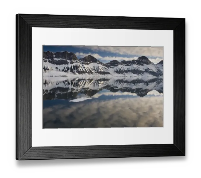 Framed Print : Icebergs and mountains, Hornsund Fiord, on the western side of the southernmost