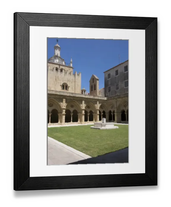 Framed Print : Portugal, Coimbra. Old Cathedral cloister. Archways, walking paths, courtyard Framed Print : Portugal, Coimbra. Old Cathedral cloister. Archways, walking paths, courtyard