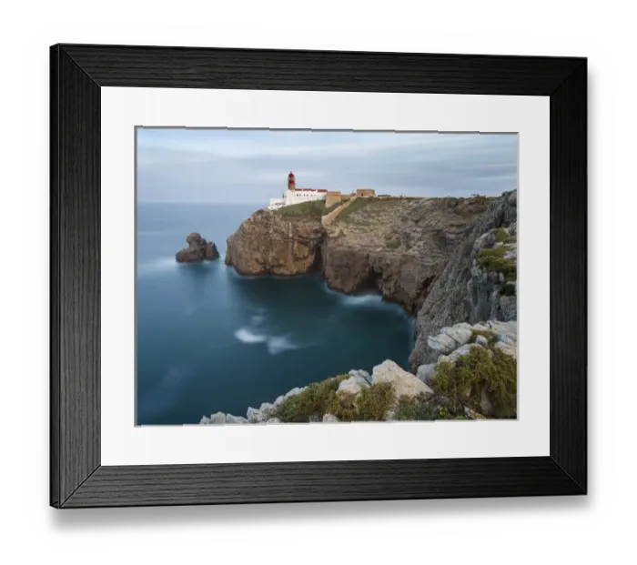 Framed Print : Cabo de Sao Vincente (Cape St. Vincent) with its lighthouse at the rocky coast of