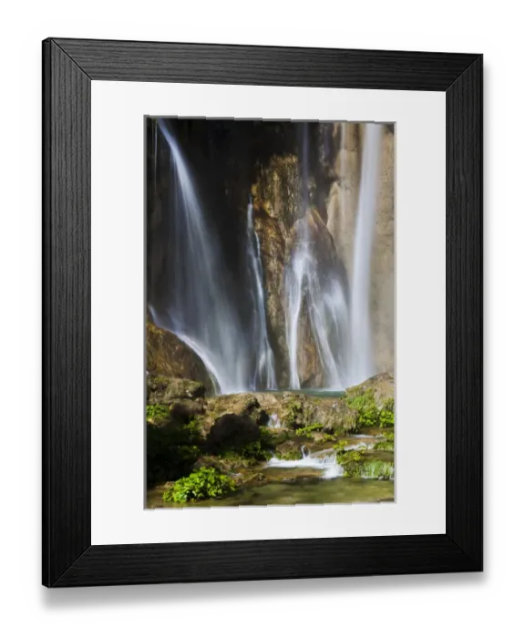 Framed Print : The Plitvice Lakes in the National Park Plitvicka Jezera in Croatia. The big Fall (Veliki slap) Framed Print : The Plitvice Lakes in the National Park Plitvicka Jezera in Croatia. The big Fall (Veliki slap)