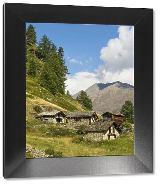 Switzerland, Zermatt, Zmutt, homes along trail