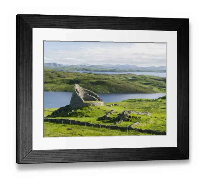 Framed Print : Dun Carloway Broch (Doune Carlabhagh) dating back to the Iron Age, a landmark of the Isle of Lewis
