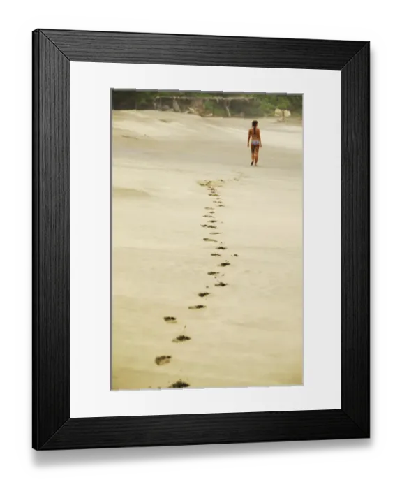 Framed Print : Mexico, Mazunte, view of footprints of woman in bikini walking on sand at the beach Framed Print : Mexico, Mazunte, view of footprints of woman in bikini walking on sand at the beach