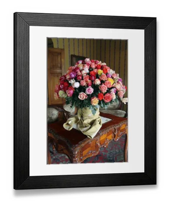Framed Print : South America, Ecuador, Cayambe. Rose bouquet at Hacienda Compania Framed Print : South America, Ecuador, Cayambe. Rose bouquet at Hacienda Compania