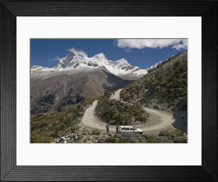 Framed Print : Huandoy Massif and Pisco Peak in background, Cordillera Blanca Mountains, from road