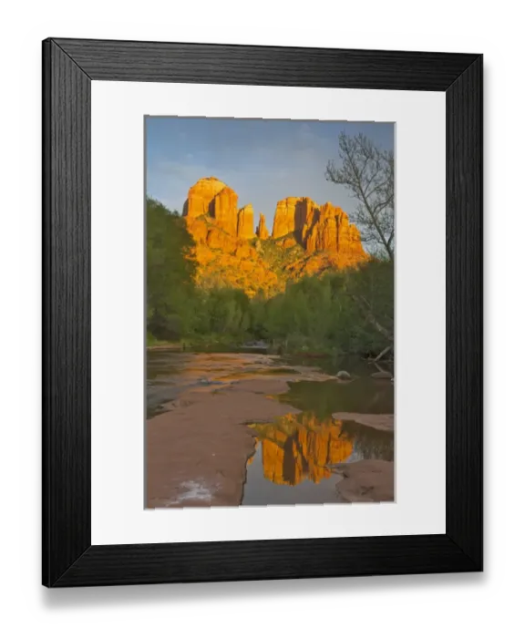 Framed Print : Cathedral Rocks reflect into Oak Creek from Red Rock Crossing in Sedona, Arizona, USA