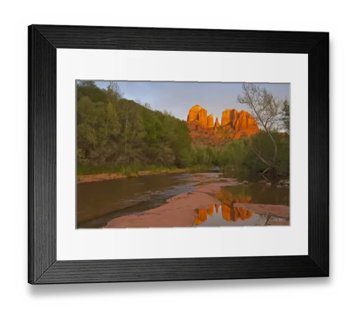 Framed Print : Cathedral Rocks reflect into Oak Creek from Red Rock Crossing in Sedona, Arizona, USA