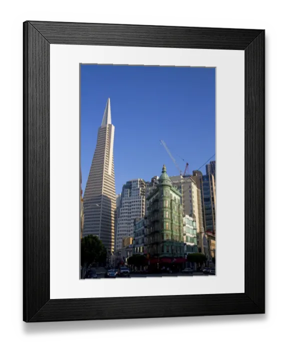 Framed Print : The Transamerica Pyramid skyscraper in San Francisco, California, USA Framed Print : The Transamerica Pyramid skyscraper in San Francisco, California, USA