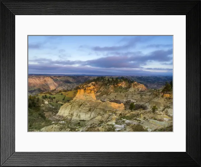 Framed Print : Badlands of the Missouri River Breakns National Monument, Montana, USA Framed Print : Badlands of the Missouri River Breakns National Monument, Montana, USA