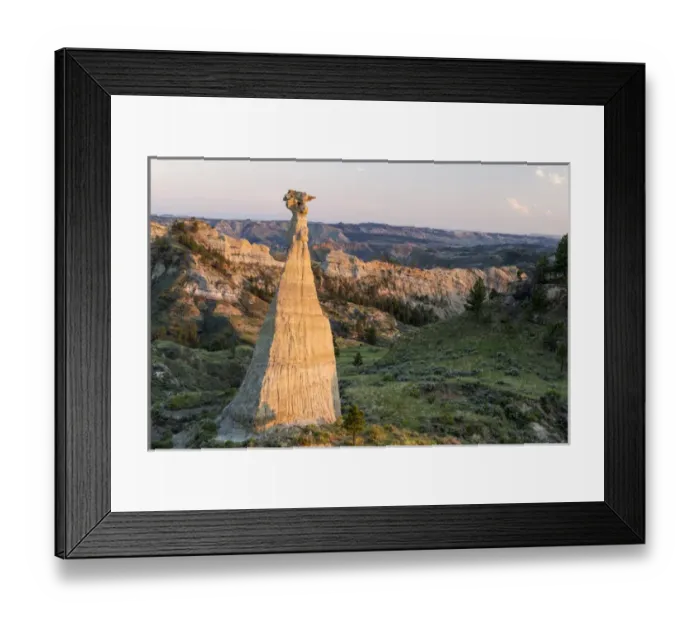 Framed Print : Badlands of the Missouri River Breakns National Monument, Montana, USA Framed Print : Badlands of the Missouri River Breakns National Monument, Montana, USA