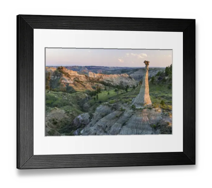 Framed Print : Badlands of the Missouri River Breakns National Monument, Montana, USA Framed Print : Badlands of the Missouri River Breakns National Monument, Montana, USA