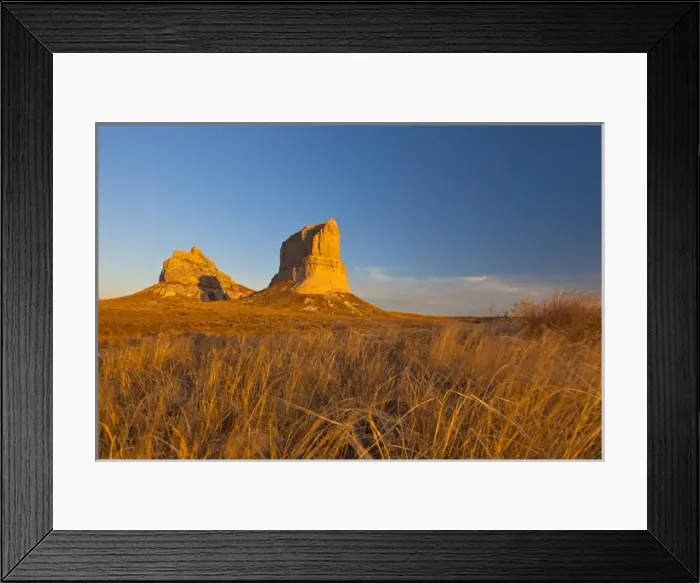 Framed Print : Courthouse and Jalihouse Rock near Bridgeport, Nebraska, USA Framed Print : Courthouse and Jalihouse Rock near Bridgeport, Nebraska, USA