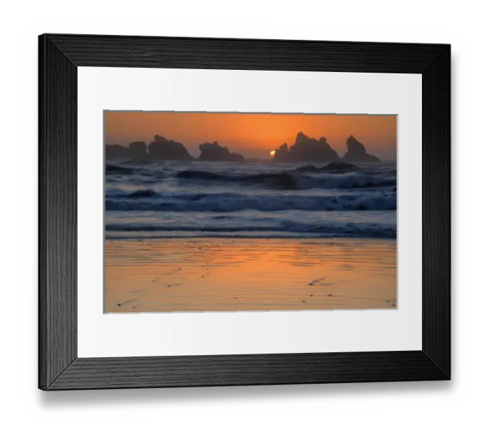 Framed Print : USA, Oregon, Bandon. Beach sunset. Credit as: Jay O Brien / Jaynes Gallery / DanitaDelimont Framed Print : USA, Oregon, Bandon. Beach sunset. Credit as: Jay O Brien / Jaynes Gallery / DanitaDelimont
