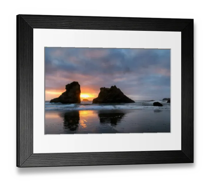 Framed Print : USA, Oregon, Bandon. Beach sunset. Credit as: Jay O Brien / Jaynes Gallery / DanitaDelimont Framed Print : USA, Oregon, Bandon. Beach sunset. Credit as: Jay O Brien / Jaynes Gallery / DanitaDelimont