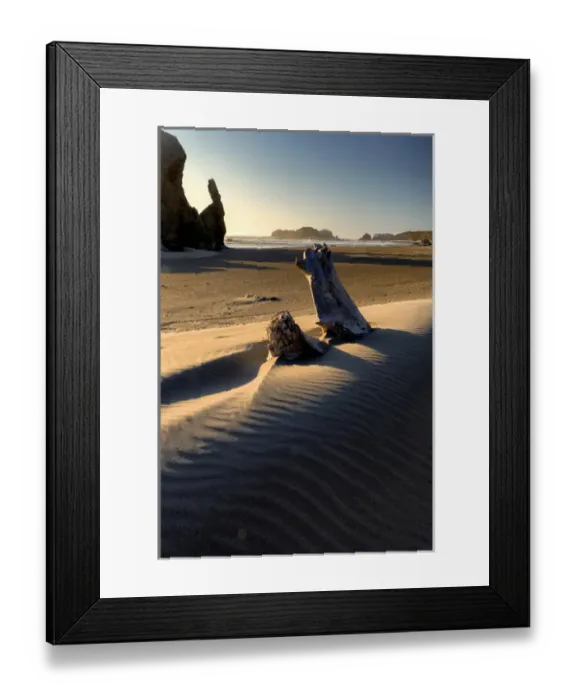 Framed Print : USA, Oregon, Bandon. Beach landscape. Credit as: Jay O Brien / Jaynes Gallery / DanitaDelimont Framed Print : USA, Oregon, Bandon. Beach landscape. Credit as: Jay O Brien / Jaynes Gallery / DanitaDelimont