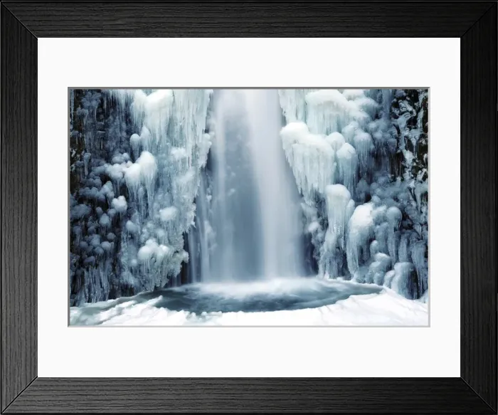Framed Print : Multnomah Falls in Winter: Columbia Gorge, Oregon, USA Framed Print : Multnomah Falls in Winter: Columbia Gorge, Oregon, USA