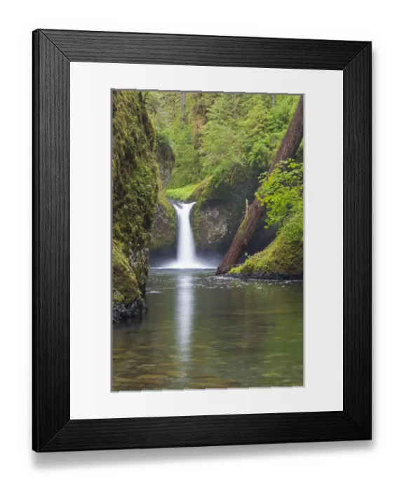 Framed Print : OR, Columbia River Gorge National Scenic Area, Punch Bowl Falls Framed Print : OR, Columbia River Gorge National Scenic Area, Punch Bowl Falls