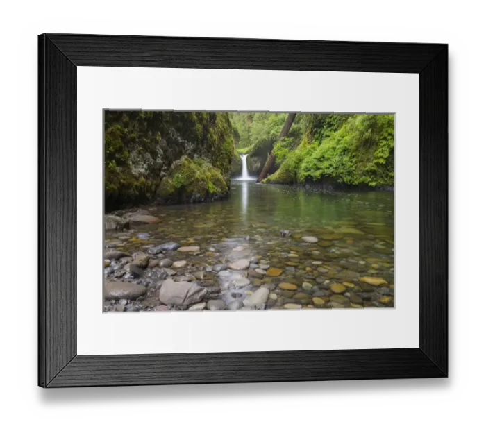 Framed Print : OR, Columbia River Gorge National Scenic Area, Punch Bowl Falls Framed Print : OR, Columbia River Gorge National Scenic Area, Punch Bowl Falls