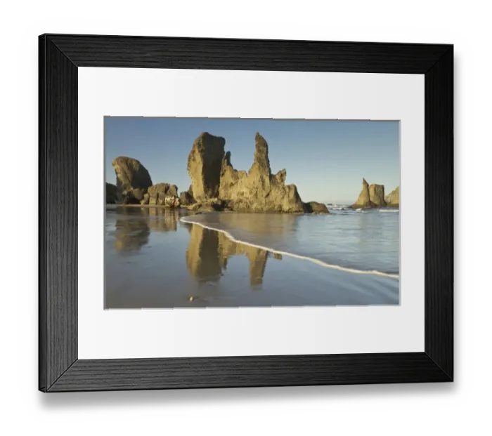 Framed Print : Seastacks on the beach at Bandon, Oregon Framed Print : Seastacks on the beach at Bandon, Oregon