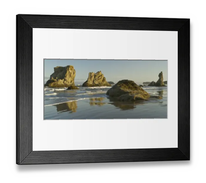 Framed Print : Seastacks on the beach at Bandon, Oregon
