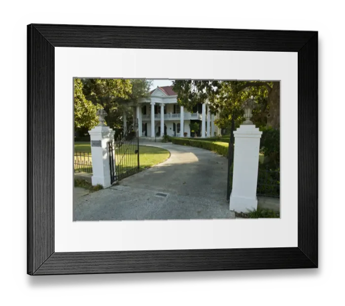 Framed Print : Belle Oaks Inn, plantation style bed & breakfast in Gonzales, Texas Framed Print : Belle Oaks Inn, plantation style bed & breakfast in Gonzales, Texas