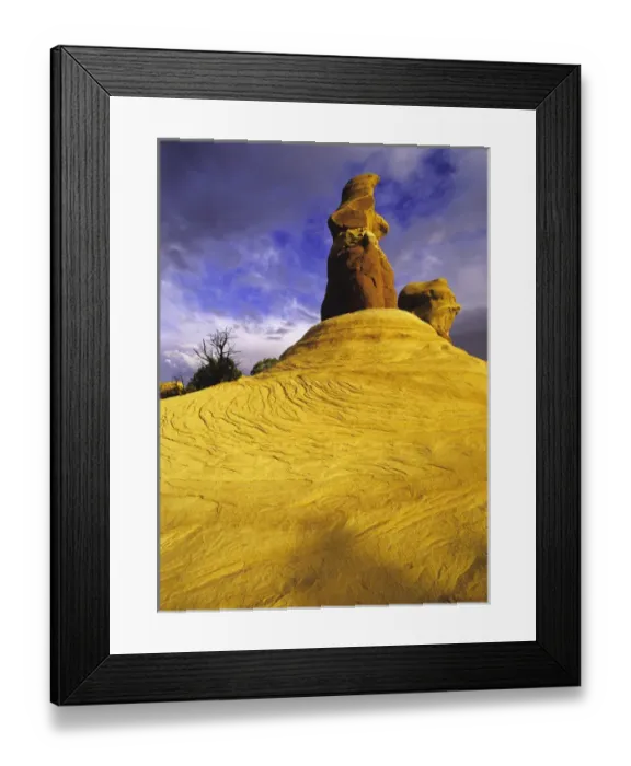 Framed Print : Spectacular hoodoos in Devils Garden, Grand Staircase Escalante National Monument Framed Print : Spectacular hoodoos in Devils Garden, Grand Staircase Escalante National Monument