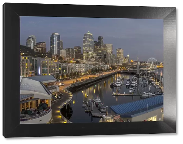 USA, Washington, Seattle. Skyline and waterfront over Pier 66 Bell Harbor Marina