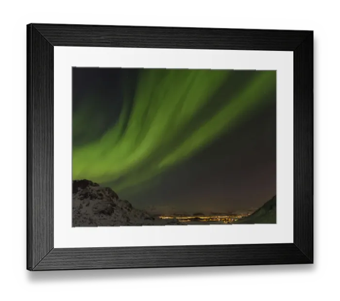 Framed Print : Northern Lights near Leknes, island Vestvagoy