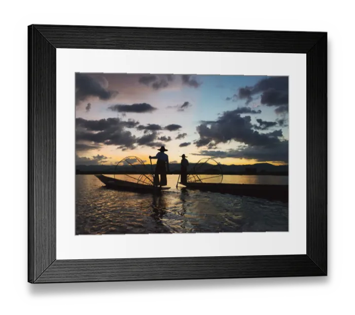 Framed Print : Intha fisherman rowing boat with leg at sunset on Inle Lake, Shan State, Myanmar
