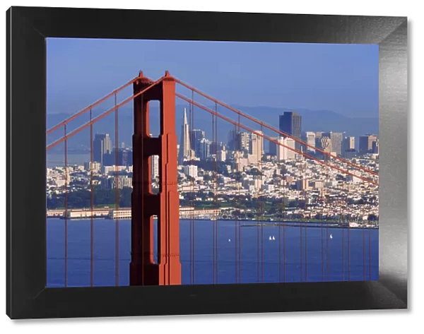 USA, California, San Francisco. Golden Gate Bridge and city