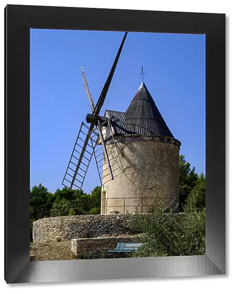 France, Provence, Joucas, windmill