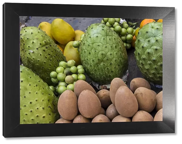 South America, Caribbean, Colombia, Cartagens, Fresh tropical fruit for sale in