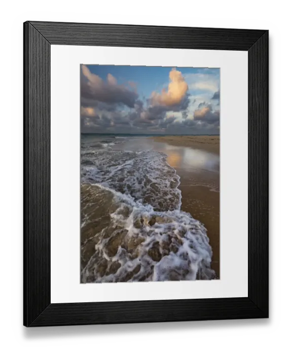 Framed Print : Pacific Islands, Kingdom of Tonga. Remote sandy beach on an uninhabitated island with incoming tide