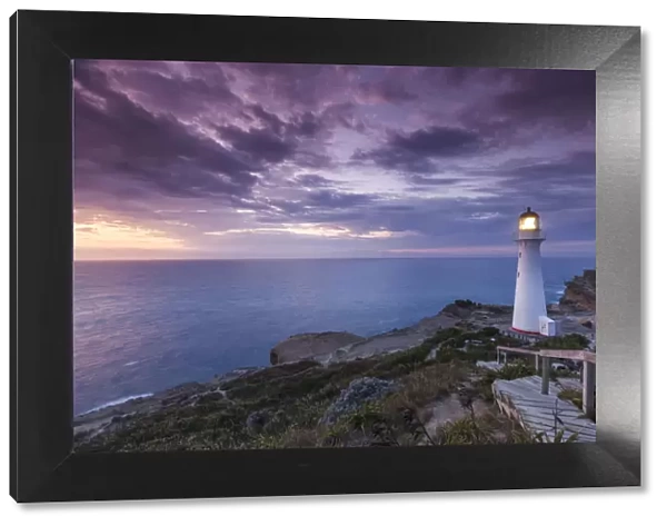 New Zealand, North Island, Castlepoint, Castlepoint Lighthouse, dawn