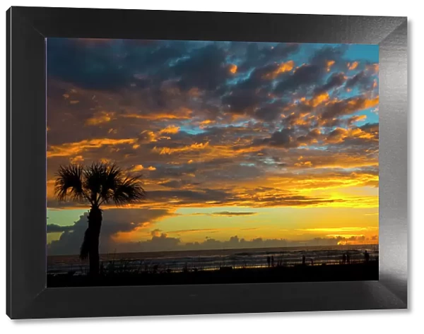 North America, USA, Florida, Sarasota, Siesta Key, Seascape at Sunset