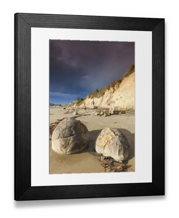 Framed Print : New Zealand, South Island, Otago, Moeraki, Moeraki Boulders also known as Te Kaihinaki Framed Print : New Zealand, South Island, Otago, Moeraki, Moeraki Boulders also known as Te Kaihinaki