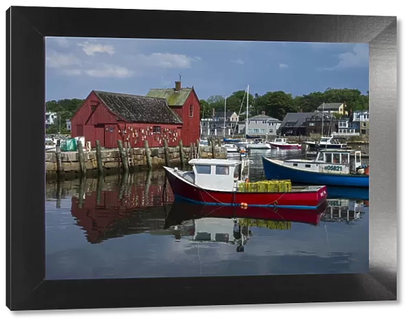 USA, Massachusetts, Cape Ann, Rockport, Rockport Harbor, boats and Motif Number One
