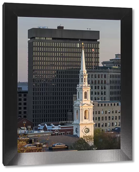 USA, Rhode Island, Providence, First Baptist Church in America and city skyline