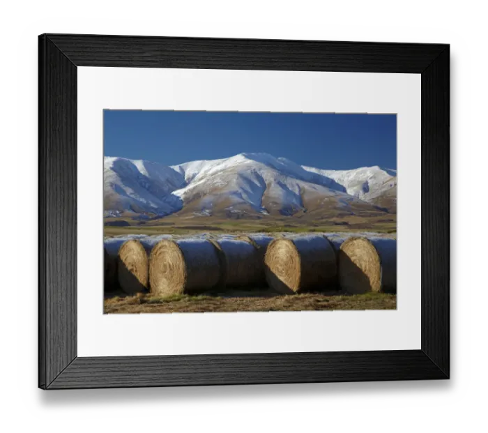 Framed Print : Hay bales and Kakanui Mountains, Kyeburn, near Ranfurly, Maniototo, Central Otago Framed Print : Hay bales and Kakanui Mountains, Kyeburn, near Ranfurly, Maniototo, Central Otago