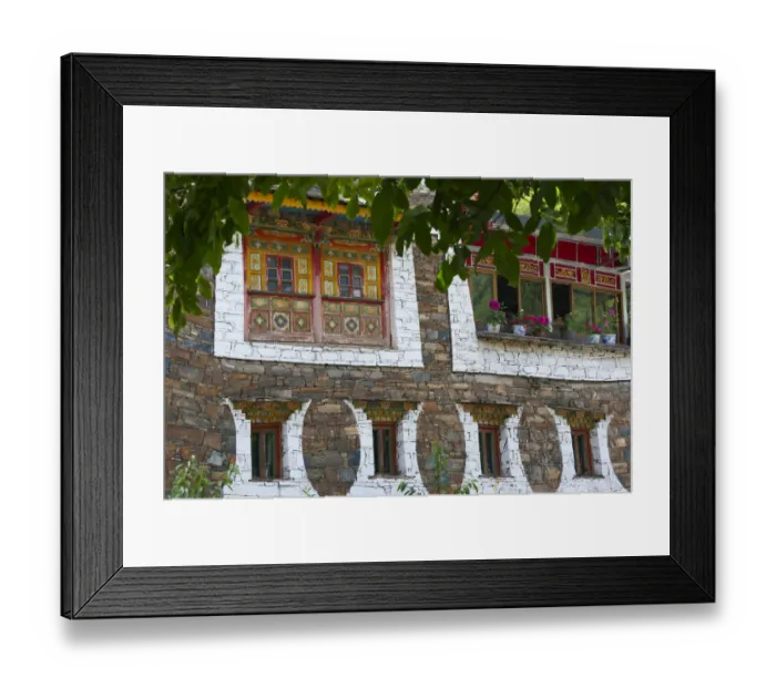 Framed Print : Old house in Zhuokeji Headmans Village, Ngawa Tibetan and Qiang Autonomous Prefecture