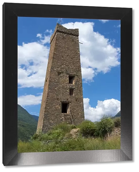 Watchtower of Songgang Tibetan house in the mountain, Ngawa Tibetan and Qiang Autonomous Prefecture