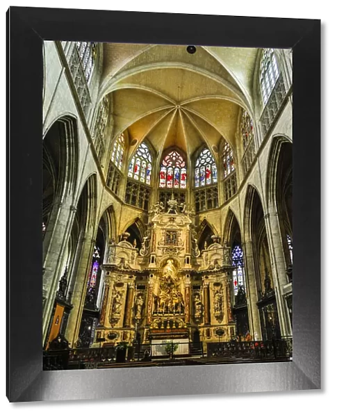 France, Toulouse. Cathedral of St. Etienne interior